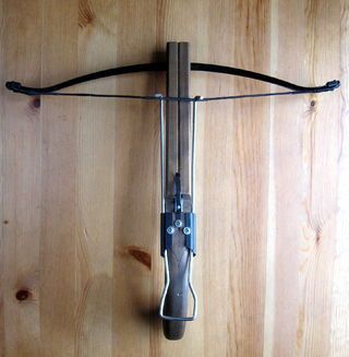 This is a functional pistol crossbow I made, based off one in an Italian museum. Italian Museum, Medieval Crossbow, Dyan Cannon, Diy Crossbow, Bow Quiver, Wood Arrow, Deer Hunting Blinds, Archery Target, Archery Bows