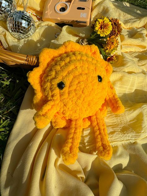 Sun Plushie - Sunshine Decor - Retro Decor - Yellow Decorative Pillow - Nature Plush - Weather Home Decor - Sun Character - Teacher Gift Sun Plushie, Yellow Amigurumi, Sun Character, Sunshine Decor, Sun Crochet, God's Light, Pastel Cupcakes, Flower Children, Yellow Crochet