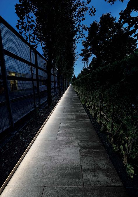 News Prodotti | LUCETEAM Walkway Lighting, Landscape Lighting Design, Walkway Design, Solar Landscape, Architectural Lighting Design, Walkway Lights, Outdoor Garden Lighting, Outdoor Landscape Lighting, Outdoor Light Fixtures