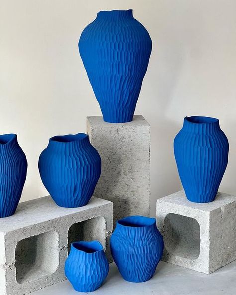 Ceramic Store, Design Sculpture, Ceramic Wall Lights, Blue Clay, Blue Pottery, Ceramics Pottery Art, Cute Clay, August 21, Blue Vase