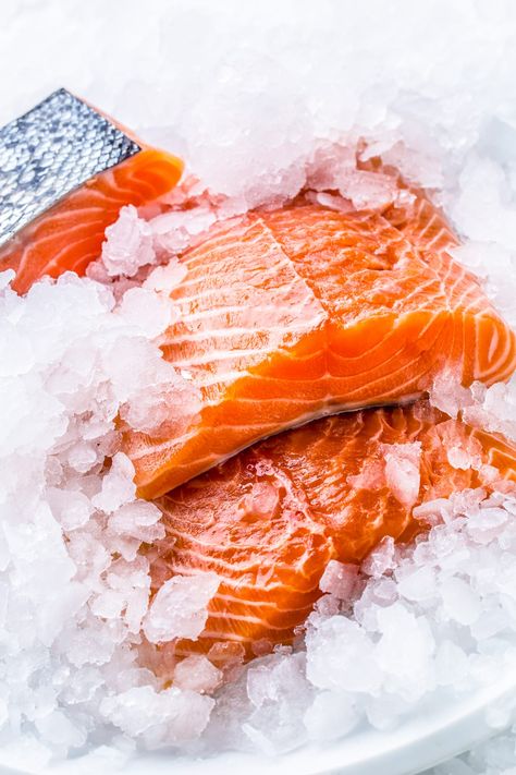 Fresh Fish Photography, Wild Salmon Recipe, Salmon Food, Fish Photography, Healthy Salmon Recipes, Sockeye Salmon, Healthy Salmon, Golden Fish, Wild Salmon