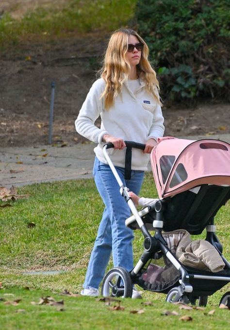 Mia Goth - Out in Pasadena 12/10/2022 Mia Goth Pregnant, Mia Goth Street Style, Goth Style Outfits, Mia Goth, Goth Baby, Shia Labeouf, Goth Style, My Dream Life, Goth Outfits