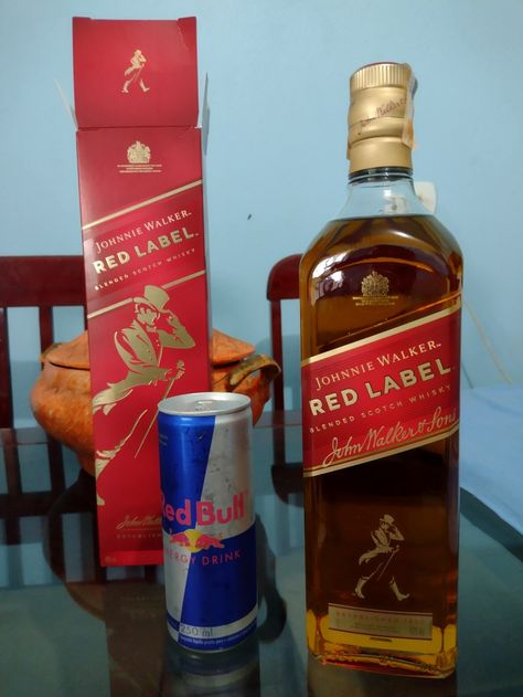 Red Level Whisky, Red Label Whiskey Snapchat, Red Label Whiskey, Whisky Red Label, Johnnie Walker Red Label, Fireworks Photography, Vogue Photo, Alcohol Party, Blended Scotch Whisky