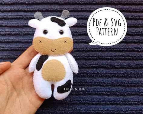 Easy Felt Crafts, Cow Craft, Handmade Felt Ornament, Felt Ornaments Patterns, Cow Ornaments, Felt Animal Patterns, Cute Sewing Projects, Felt Crafts Diy, Ornament Pattern