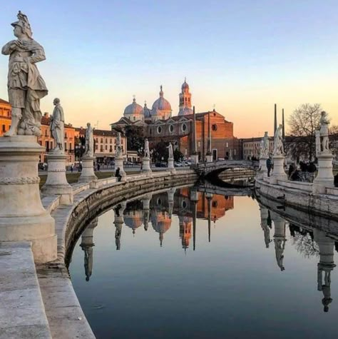 Padova Italy, Padua Italy, Moving To Italy, Italy Aesthetic, Italy Vacation, Northern Italy, Best Places To Travel, Wonderful Places, Travel Around The World