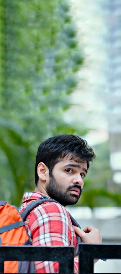 Ram Potheneni, Ram Pothineni, Bollywood Men, New Movie Images, Wallpapers Cartoon, Ram Photos, Movie Images, Italian Women, Cool Wallpapers Cartoon