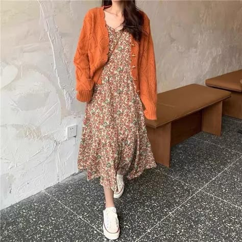 Dress With Cardigan Outfit, Floral Dress Outfits, Cute Modest Outfits, Modest Fashion Outfits, 가을 패션, Style Summer, Overall Dress, Dress With Cardigan, Looks Vintage