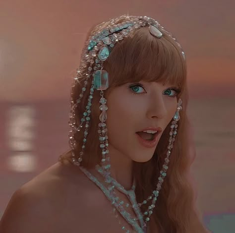 Taylor Swift Music Videos, Estilo Taylor Swift, Best Profile Pictures, Taylor Swift Music, Swift Photo, Taylor Swift Cute, Taylor Swift Songs, Taylor Swift 13, Taylor Swift Pictures