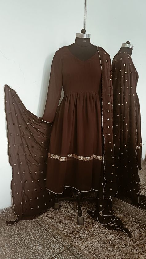 Brown Punjabi Suit, Brown Dresses Outfit, Mendhi Outfit, Plazzo Dress, Coffee Brown Color, Punjabi Suits Designer Boutique, Simple Kurti, Dresses Traditional, Chocolate Brown Color