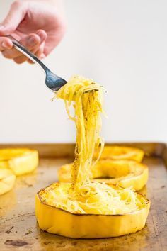 Here's how to cook spaghetti squash if you want long pasta-like strands and spaghetti squash that isn't watery! Just cut the squash widthwise, into rings and roast it. #spaghettisquash #lowcarb #eatingbirdfood Cook Spaghetti Squash, Cooking Spaghetti Squash, Baked Spaghetti Squash, Spaghetti Squash Recipes, Baked Spaghetti, Bird Food, Squash Recipes, Veggie Dishes, Vegan Breakfast Recipes