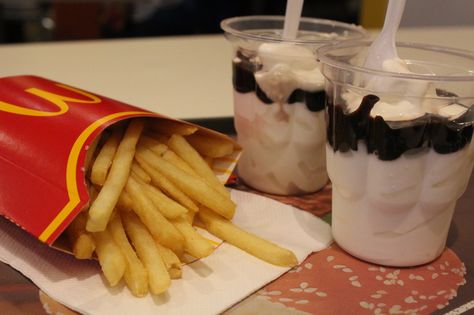 - French fries and ice creams for snacks :) French Fries Mcdonalds Aesthetic, Fries And Ice Cream Aesthetic, Mcdonalds Ice Cream Aesthetic, Freeze French Fries, Fries And Ice Cream, French Fries Recipes, Potatoe Recipe, Potato Appetizer, Fries In Air Fryer