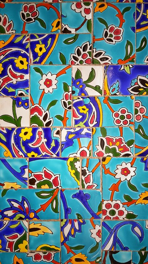 [My] Persian Name Problems - My Persian Corner Iran Culture, Persian Calligraphy Art, Persian Art Painting, Ancient Persian, Floral Tiles, Mosaic Pictures, Persian Culture, Photo Tiles, Islamic Art Pattern