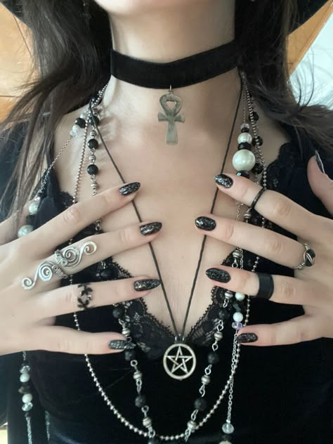 Gothic Witch Jewelry, Witch Halloween Jewelry, Emo Aesthetic Jewelry, Emo Witch Aesthetic, Pentagram Necklace Aesthetic, Goth Aesthetic Jewelry, Emo Jewelry Necklaces, Witch Aesthetic Jewelry, Goth Layered Necklaces