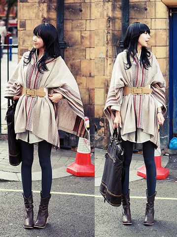 layers Poncho With Belt, Belt Outfit, Fall 2015 Style, Layered Fashion, Poncho Cape, Perfect World, Winter Looks, Fall Winter Outfits, Scarf Styles