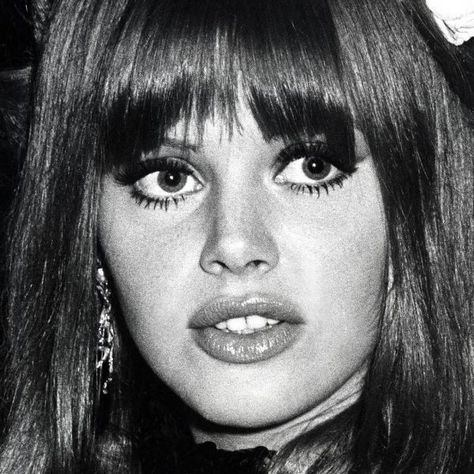 Britt Ekland, 1967 Brit Eckland, Brit Ekland, Britt Ekland, The Zoe Report, Mascara Tips, Best Mascara, Celebrity Makeup Artist, How To Apply Mascara, 70s Style