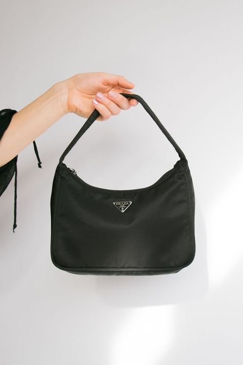 Prada Handbags Vintage, Prada Hobo, Handbags Vintage, Vintage Prada, Vegan Purses, Leather Hobo Handbags, Handbag Outfit, Diy Handbag, Bag Diy