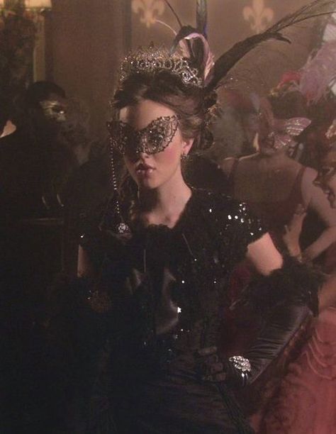 The other part we love about a masquerade? When the mask finally comes off and the truth is revealed to all. Blair Waldorf Masquerade Ball, Blair Waldorf Party Theme, Haunted Masquerade, Masquerade Ball Aesthetic, Mascarade Ball, Masquerade Ball Dresses, Vanessa Abrams, Mode Gossip Girl, Estilo Gossip Girl