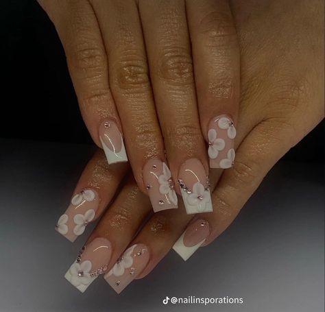 Medium Length Square Nails, 3d Flowers Nails, Flowers Nails, Beautiful Nail Designs, Birthday Nails, 3d Flowers, Pretty Acrylic Nails, Square Nails, Cute Acrylic Nails