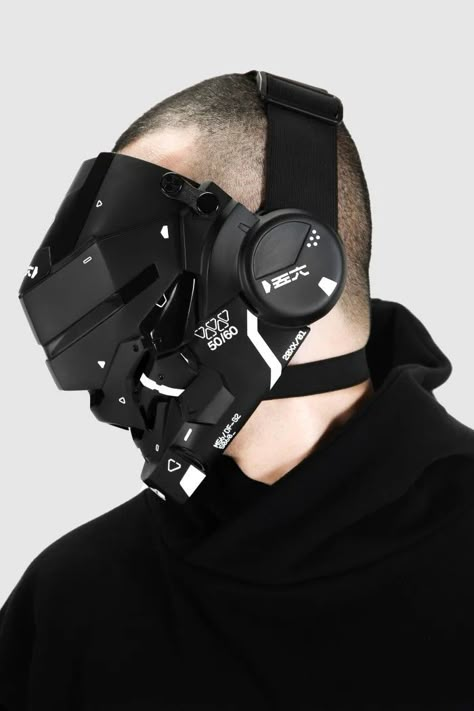 Techwear Helmet, Cool Masks Designs Ideas, Cool Masks Futuristic, Sci Fi Mask, Tech Mask, Futuristic Mask, Roger Zelazny, Cyberpunk Helmet, High Tech Low Life