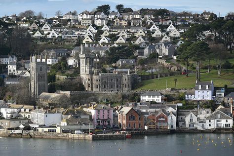 20 fabulous things to do in Fowey, Cornwall Eden Project, Old Pub, Street Gallery, St Catherine, Secluded Beach, Local Artists, 16th Century, Cornwall, Things To Do