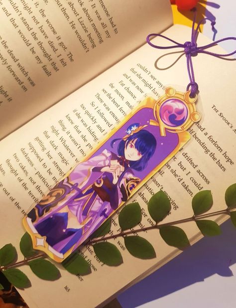 I make handmade bookmarks of Genshin characters! ^v^/ Here is the Shogun Raiden! Diy Genshin, Cloudy Moon, Genshin Impact Klee, Shogun Raiden, Handmade Bookmarks Diy, Bookmarks Diy, Diy Crafts Bookmarks, Bookmark Ideas, Handmade Bookmarks