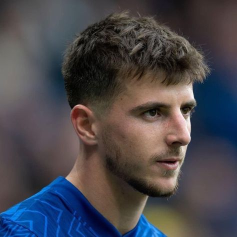 Chelsea Football Team, Carabao Cup, Mason Mount, Men's Short Hair, Beard Hairstyle, Faded Hair, Soccer Guys, Chelsea Football Club, Stamford Bridge