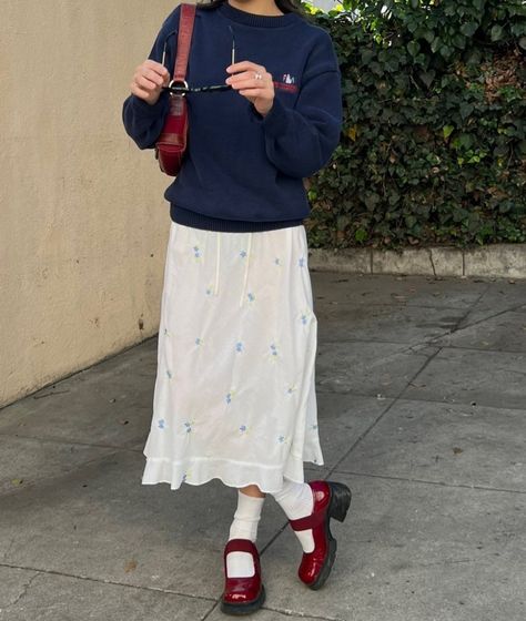 Outfit Inspo Casual Fall, Grace Brinkly Outfit, Grace Brinkly, Preppy Street Style, Red Mary Jane Shoes, Grammy Awards Red Carpet, Of Outfits, Jane Shoes, Mode Inspo