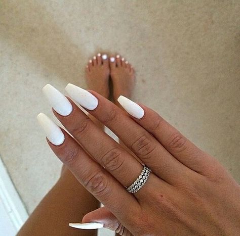 Unghie Sfumate, Matte Nail Polish, White Acrylic Nails, Fall Acrylic Nails, White Nail Designs, Nail Art Wedding, Grad School, Coffin Nails Designs, Nail Arts