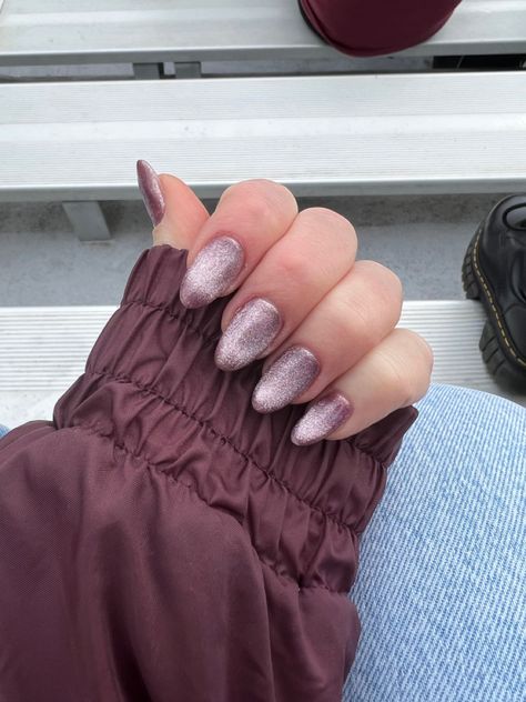 Maroon Colour Nail Art, Shiny Maroon Nails, Mehroon Nails Art, Maroon Star Nails, Maroon Shimmer Nails, Nails For Fall, Velvet Nails, Velvet, Nails