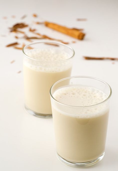 Spanish Horchata Vegan Spanish Recipes, Vegan Blog, Popular Drinks, Vegan Ice Cream, Raw Vegan Recipes, Spanish Food, Milk Recipes, Vegan Sweets, A Typical