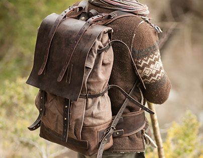 082/2017 canvas and leather backpack Waxed Canvas Backpack, Bushcraft Gear, Canvas Rucksack, Canvas Travel Bag, Leather And Canvas, Travel Brand, Camping Backpack, Leather Projects, Canvas Backpack