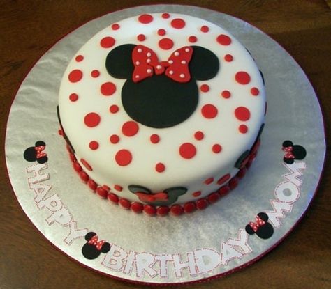 Bolo Do Mickey Mouse, Fondant Torte, Minnie Mouse Birthday Cake, Mouse Birthday Cake, Minnie Mouse Birthday Cakes, Mickey Cakes, Making Fondant, Bolo Minnie, Minnie Cake