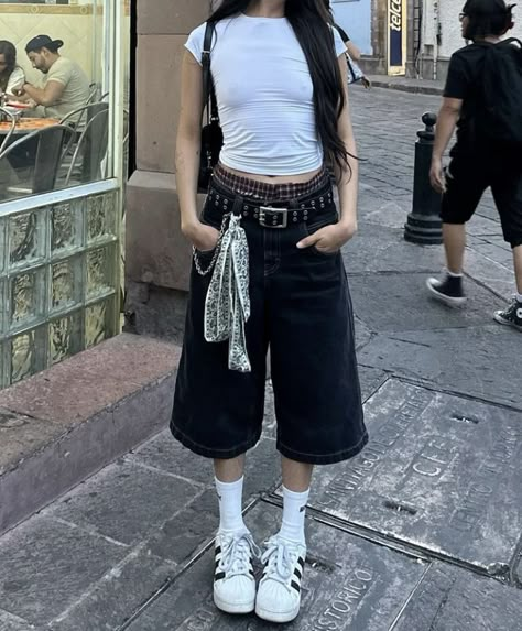 Jorts Outfit Ideas, Outfit Ideas Jorts, Half Pants Outfit, Jorts Outfit Aesthetic, Jorts Outfit Women’s, Jorts Aesthetic, Jorts Women, Cafe Outfit, Swaggy Outfits