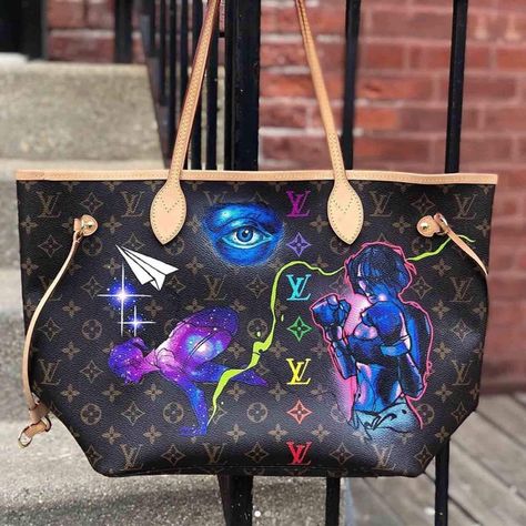 Custom wallet & handbag work by @louisbarak ⁠|| ARTISTREPLETE.com💫 Hand Painted Purses, Painted Purse, Custom Purses, Handpainted Bags, Chicago Artists, Painted Bags, Custom Wallet, Downtown Chicago, Louis Vuitton Bag Neverfull