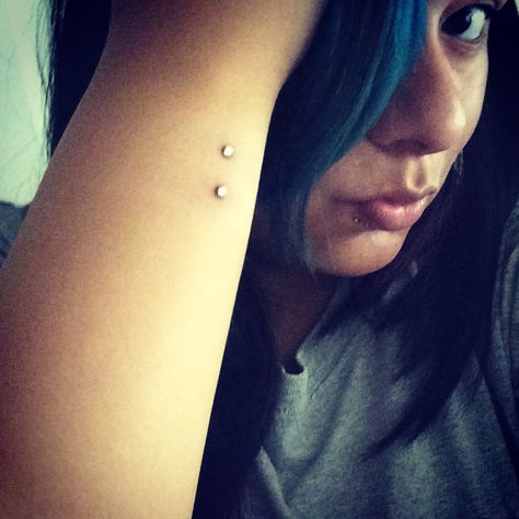 Dermal wrist peircings Dermal Piercing Wrist, Chest Piercing, Hip Piercings, Body Therapy, Dermal Piercing, Creative Makeup, Tattoos And Piercings, Body Art, Tatting