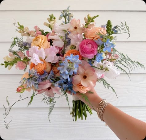 Colourful Bridal Bouquet, Prom Bouquet Ideas, Elegant Flower Arrangements, Colorful Bridal Bouquet, Prom Bouquet, Bridal Bouquet Flowers, Prom Look, Prom Flowers, Bright Wedding