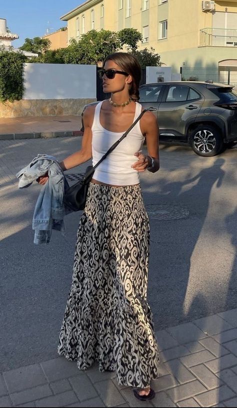 Flowy Pants Summer, Modest European Fashion, European Dinner Outfit, Casual European Summer Outfits, Summer Germany Outfits, Modest Summer Outfits 2024, Spring Outfit Cold, Spring In Europe Outfits, Long Skirt Casual Outfit