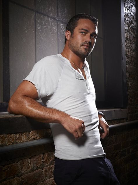 Taylor Kinney Shirtless, Kelly Severide, Taylor Kinney Chicago Fire, Taylor Jackson, Taylor Kinney, Chicago Photos, Jennifer Garner, Chicago Fire, Celebrities Male