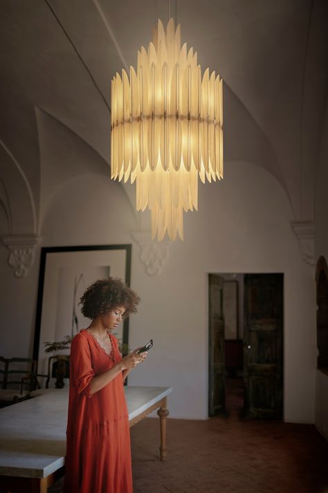 Voliere suspension lamp by Bodo Sperlein is a feathery light that interprets a classic 1920s art deco chandelier. Wooden Lighting, Deco Chandelier, Deco Lighting, Lzf Lamps, Art Deco Decor, Feather Decor, Swivel Chair Living Room, Room Deco, Art Deco Lighting