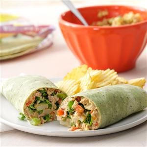 Crunchy Tuna Wraps Recipe -Packed with protein-rich tuna and fresh veggie crunch, these colorful wraps have sensational flavor…and they're good for you, too. —Edie Farm, Farmington, New Mexico Tuna Wrap Recipe, Tuna Wraps Recipes, Tuna Wrap, Canned Tuna Recipes, Cream Salad, Healthy Tuna, Wrap Recipe, Veggie Wraps, Easy Salad