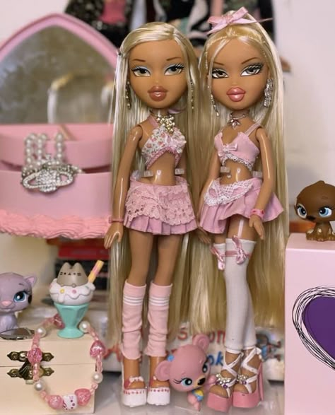 Bratz Y2k, Black Bratz Doll, Bratz Doll Outfits, Y2k Bratz, Brat Doll, Bratz Girls, My Camera Roll, Bratz Inspired Outfits, Doll Aesthetic