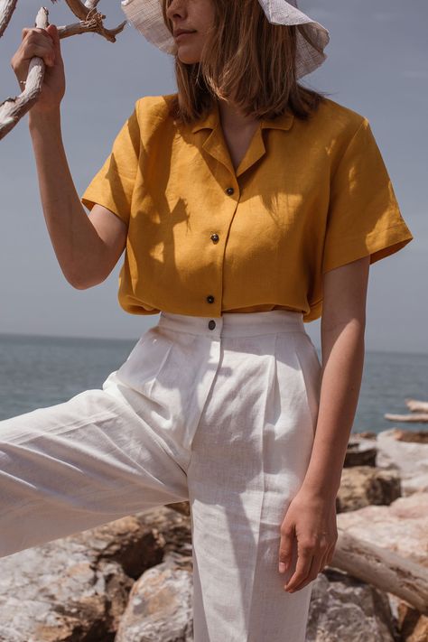 Heels Red, Yellow Shirt, Irish Linen, Red Bottoms, Looks Vintage, Outfits Casuales, Look Cool, Minimalist Fashion, Aesthetic Clothes