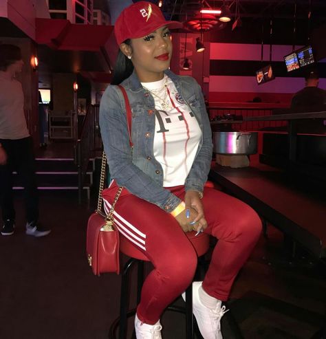 Pinterest @teethegeneral Swaggy Jazzy, Chill Outfits, Pinterest Outfits, Jeans Outfit, Curvy Girl Fashion, Dope Outfits, Cute Simple Outfits, Fall Fashion Outfits, Urban Outfits