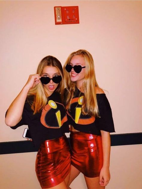 The Incredibles. These are the best college Halloween costume ideas including hot costumes, easy costumes, group costume ideas and more! Read on to find out. Costumes Faciles, Incredibles Costume, Girl Group Halloween Costumes, Costumes For Teenage Girl, Teenage Halloween Costumes, College Halloween Costumes, College Halloween Party, Easy College Halloween Costumes, Meme Costume