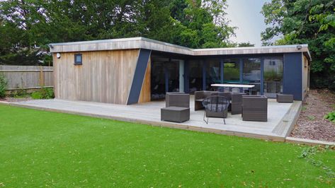 Gallery • SWIFT GARDEN ROOMS L Shaped Garden, Annexe Ideas, Granny Annexe, Contemporary Garden Rooms, Contemporary Cabin, Garden Cabins, Backyard Garden Landscape, Building A Container Home, Deck Designs Backyard