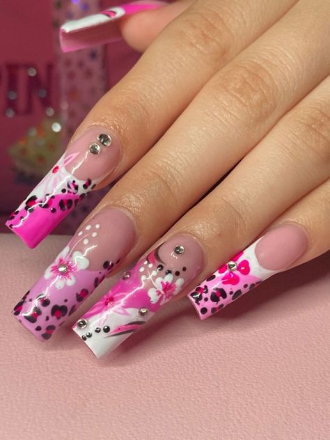 Hot Pink Cheetah Print Nails, Y2k Cheetah Print Nails, Pink 2000s Nails, Pink 90s Nails, 2000 Inspired Nails, Rhinestone Nails Pink, 2000s Nails Acrylic Y2k, Hot Pink Cheetah Nails, Cheetah Nails Pink