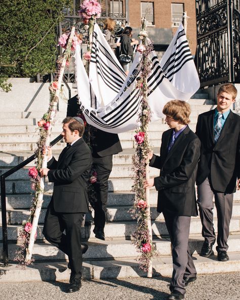 Jewish Wedding Chuppah, Chuppah Ideas, Jewish Wedding Traditions, Wedding Chuppah, Jewish Marriage, Jewish Wedding Ceremony, Jewish Weddings, Conservatory Garden, Eclectic Wedding