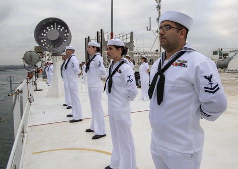 U.S. Navy Sailors man the rails as Military Sealift Command hospital ship USNS Mercy (T-AH 19) departs Naval Base San Diego Us Navy Sailor, Super Nana, Navy Life, Navy Sailor, Navy Military, Military Heroes, American Soldiers, U S Navy, Military Service