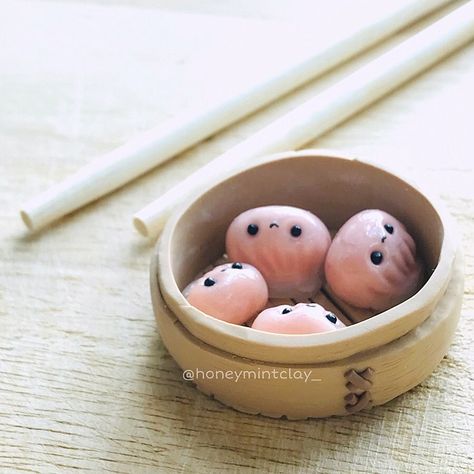 Air Dry Clay Food Ideas, Clay Dumpling, Mini Clay Sculptures, Fun Ceramics, Clay Models, Bamboo Steamer, Clay Cute, Miniture Food, Air Dry Clay Projects