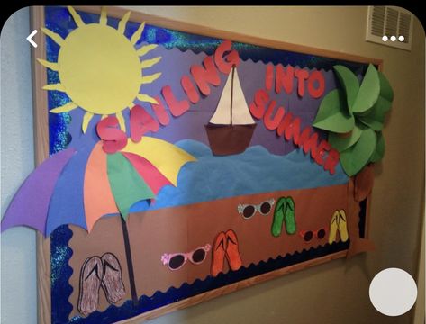 Summer Season Decoration For Classroom, Summer Class Decorations, Summer Season Crafts Preschool, Summer Board Decoration Ideas, Summer Kindergarten Decoration, Summer Decoration For Kindergarten, Summer Doors For Preschool, Summer Time Bulletin Boards, Summer Window Display Preschool